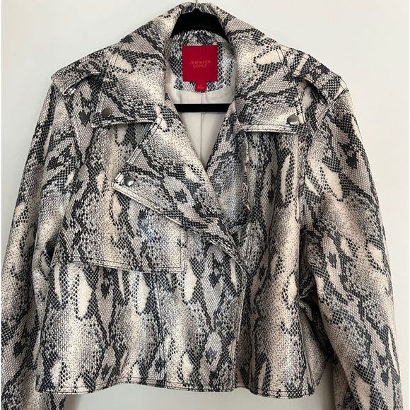 Jennifer Lopez Cropped Jacket - Picture 2 of 6